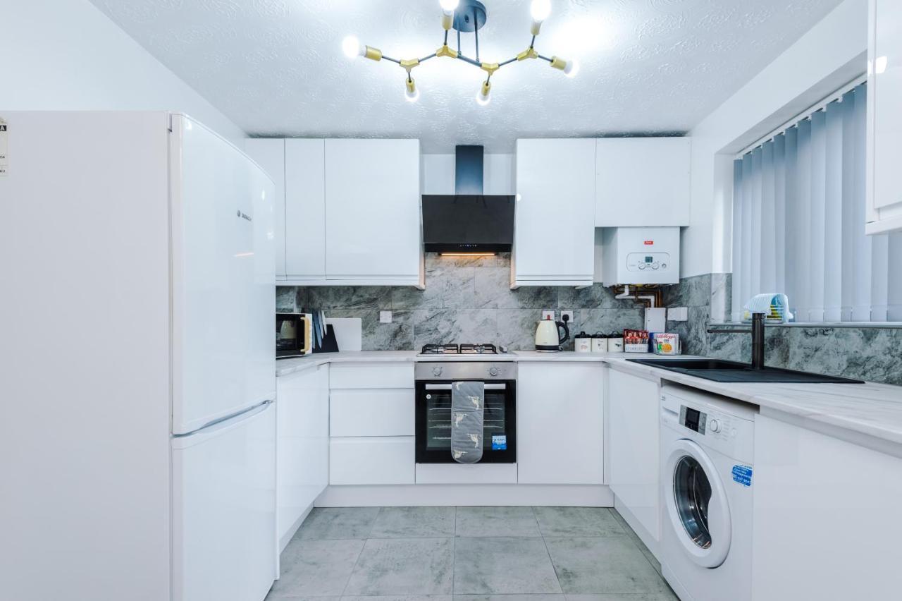 Apartment Cozy Away From In Manchester. Manchester
