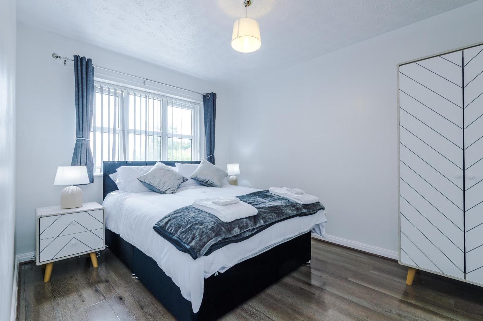 Apartment Cozy Away From In Manchester. Manchester